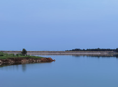 AI視頻聯(lián)網(wǎng)報(bào)警系統(tǒng)提示：湖景雖美，但請(qǐng)遠(yuǎn)離堤岸|峨眉山|峨秀湖